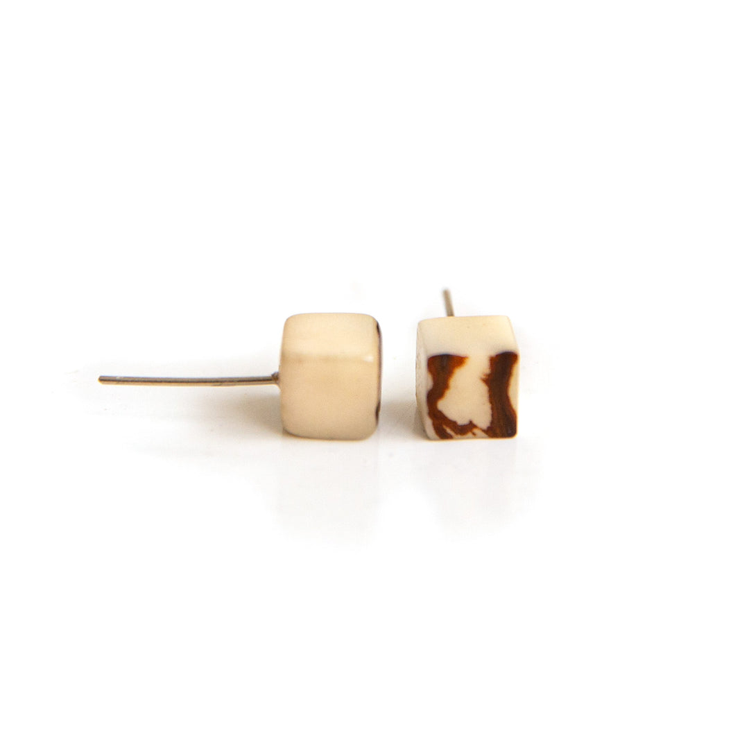 Steinn Tagua Earrings