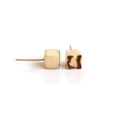 Steinn Tagua Earrings